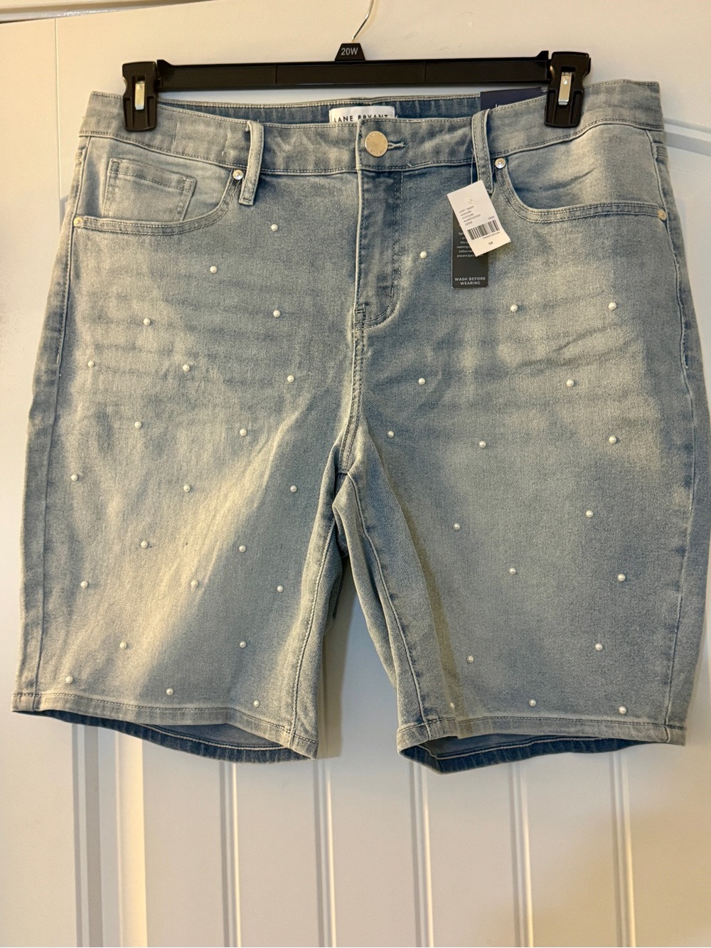 NWT! Lane Bryant Light Blue Denim Shorts with Pearl Studs Size 18